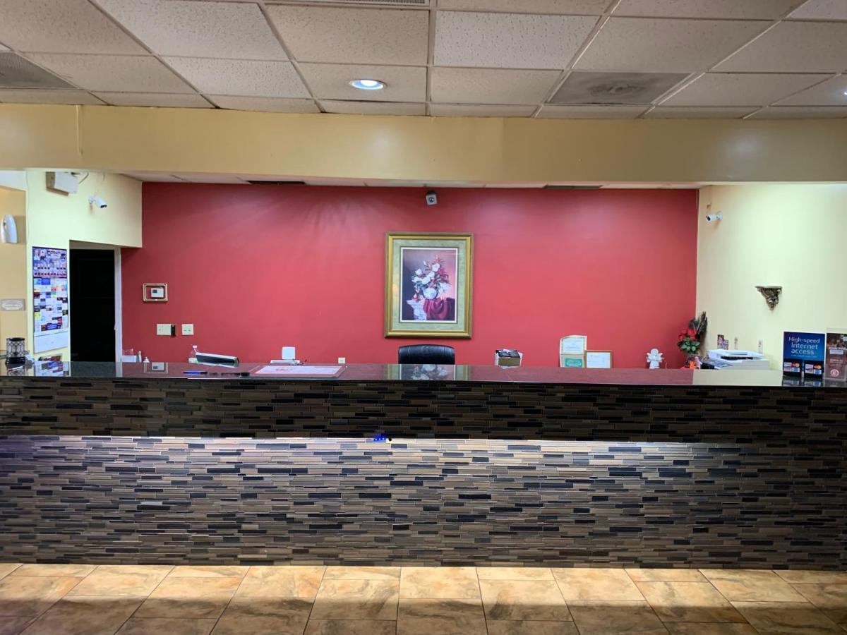 Americas Best Value Inn Forest Екстериор снимка